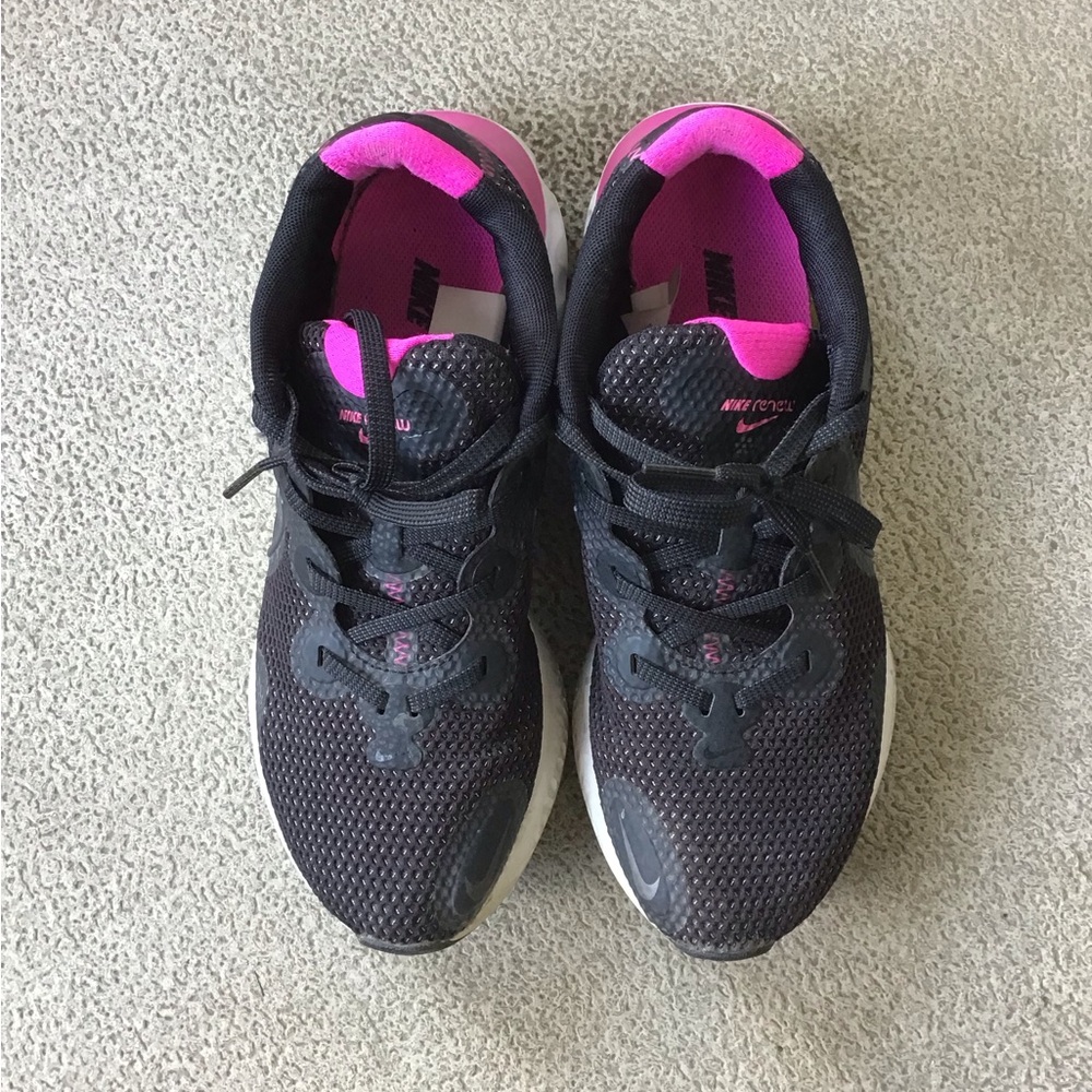 Nike Renew Run Sneakers